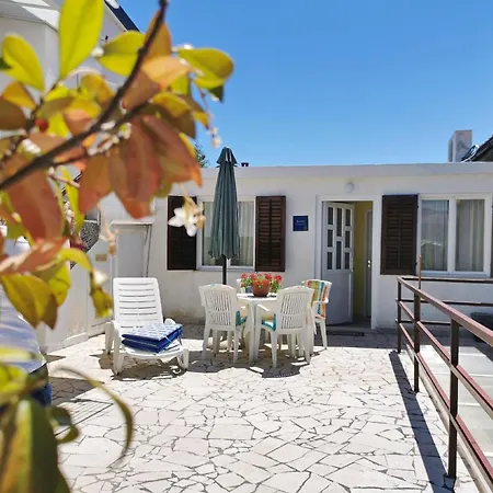 Apartment Apartment Devcic-40M Vom Meer, Haustierfreundlich
